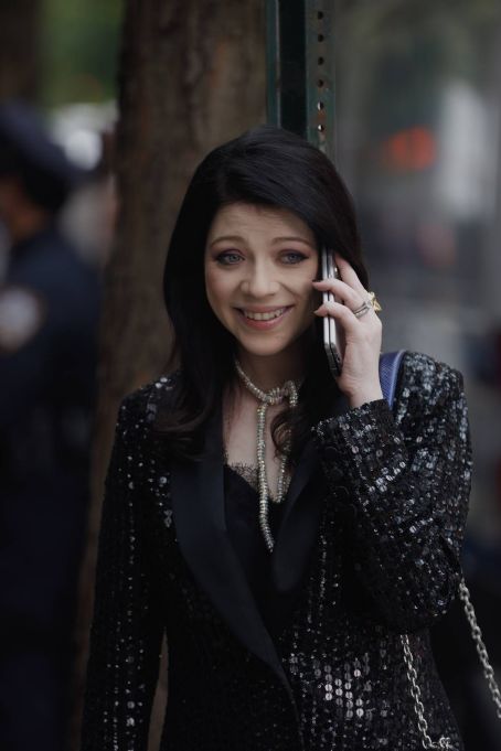 Michelle Trachtenberg – On the set of ‘Gossip Girl’ in New York