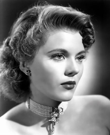 Peggie Castle | Peggie Castle Picture #10542223 - 454 x 556 - FanPix.Net