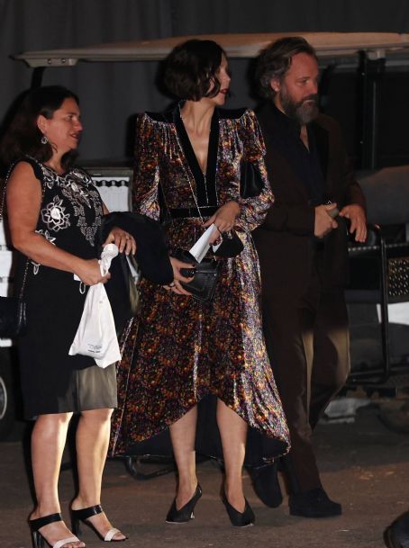 Maggie Gyllenhaal – Pictured Arriving at Simon Huck wedding at the Bel Air Hotel