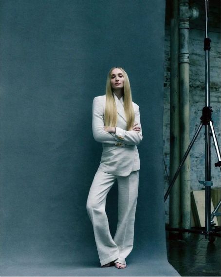Sophie Turner - Vogue Magazine Pictorial [United Kingdom] (June 2024)