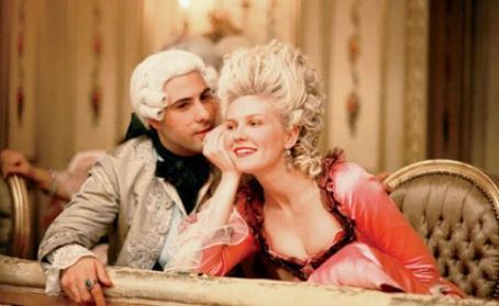 Jason Schwartzman and Kirsten Dunst