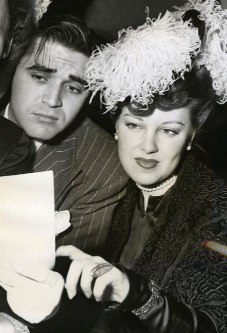 Fay McKenzie and Steve Cochran