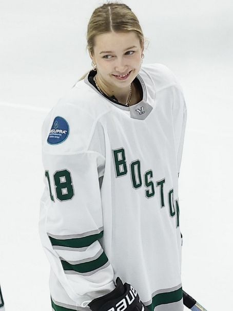 Abby Cook (ice hockey)