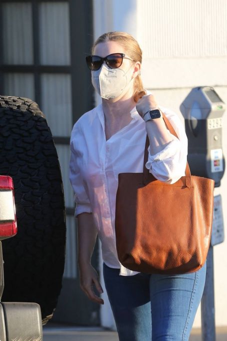 Amy Adams – Shopping candids in West Hollywood