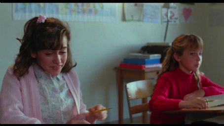 Jennifer Love Hewitt - Munchie