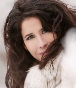 Andrea Menard
