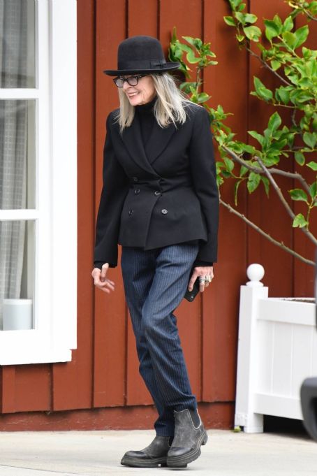 Diane Keaton – Seen with friend at Brentwood Country Mart | Diane