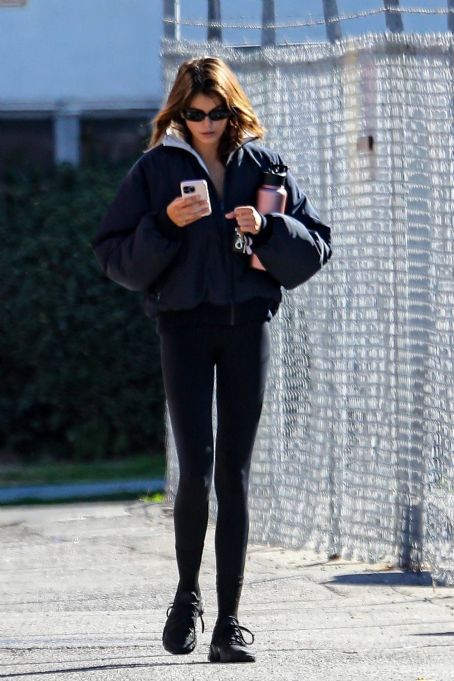 Kaia Gerber – On her phone after a workout in Brentwood | Kaia Gerber ...