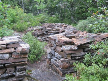 Bayer's Lake Mystery Walls