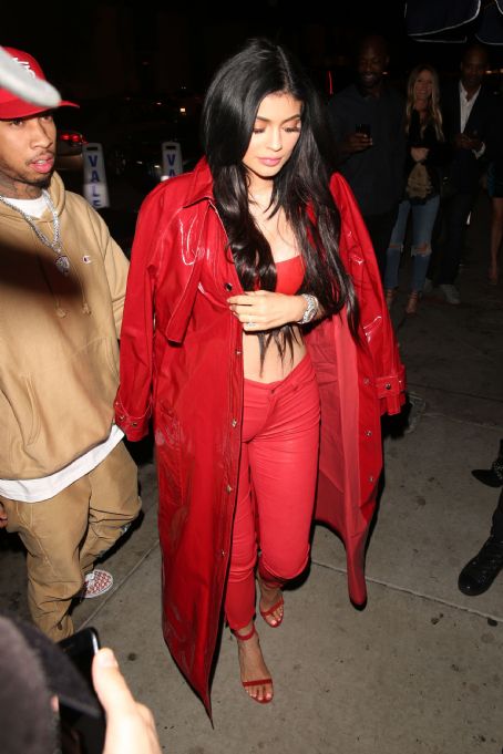 Kylie Jenner Spotted at Catch For Date Night With her Boy Toy in West ...