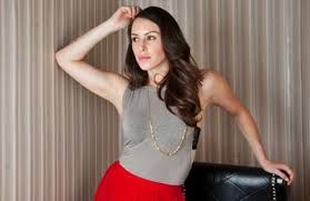 Alexandra De La Mora