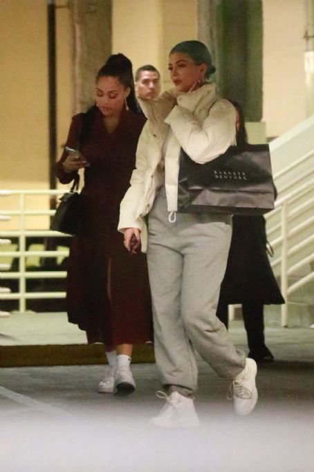 Kylie Jenner – Shopping in Beverly Hills