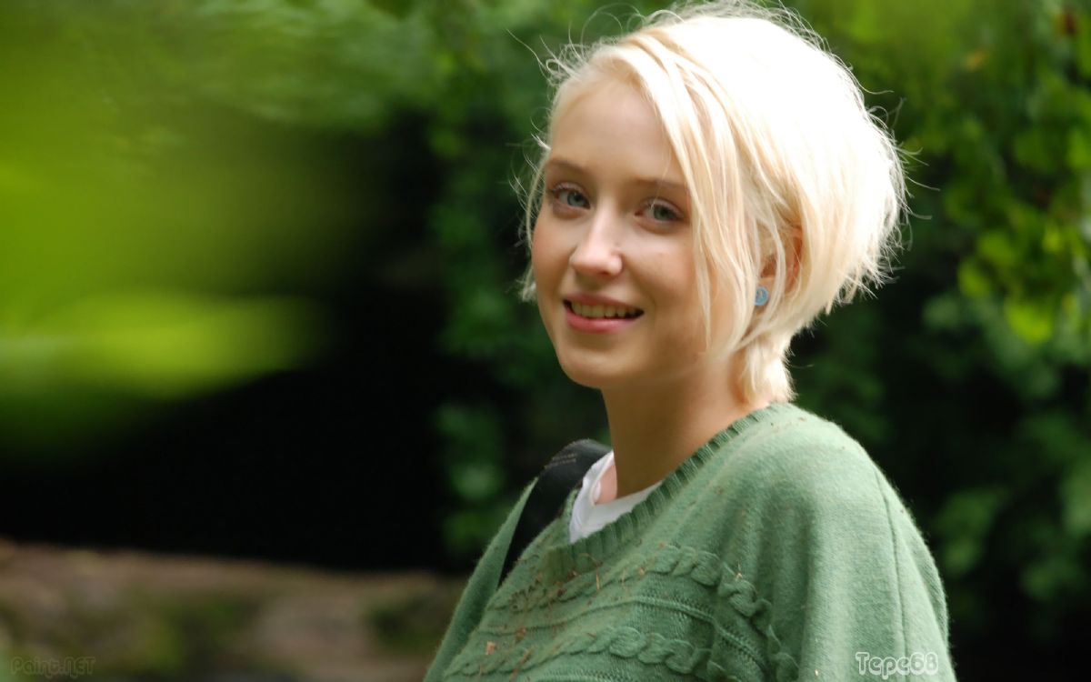 Who Is Lily Loveless Dating Lily Loveless Boyfriend Husband Images, Photos, Reviews