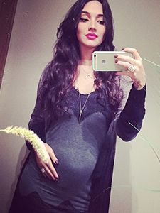 Amelia Vega Takes First Pregnant Selfie to Really Reveal Baby Belly