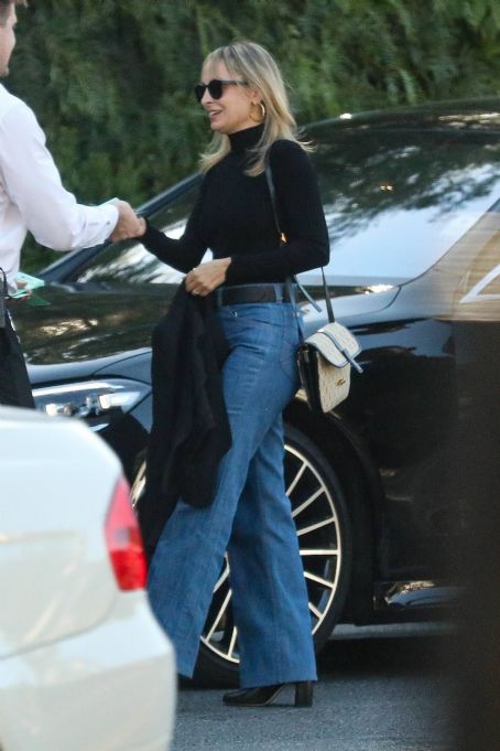 Nicole Richie – Spotted at San Vicente Bungalows in West Hollywood