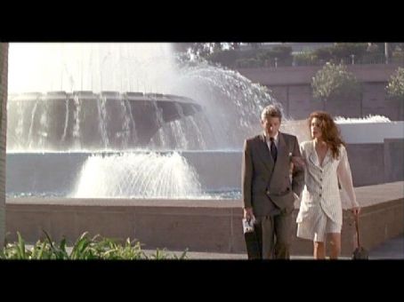 Julia Roberts and Richard Gere in Pretty Woman (1990)