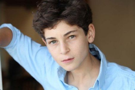 Who is David Mazouz dating? David Mazouz girlfriend, wife