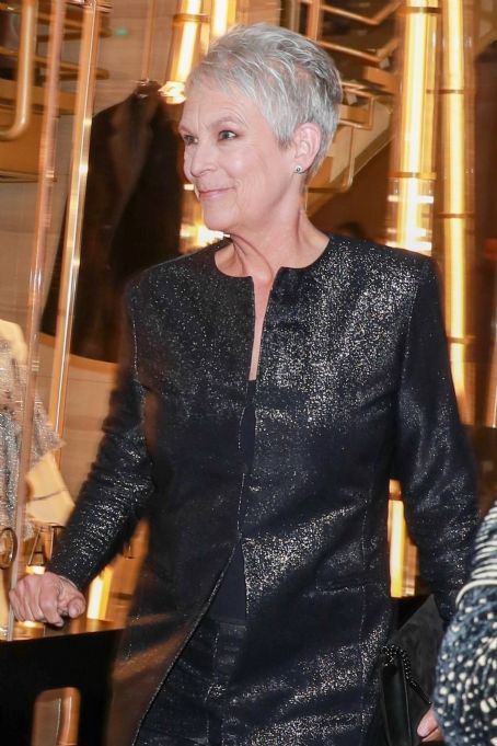 Jamie Lee Curtis – Attends the Armani Pre-Oscar Party in Beverly Hills
