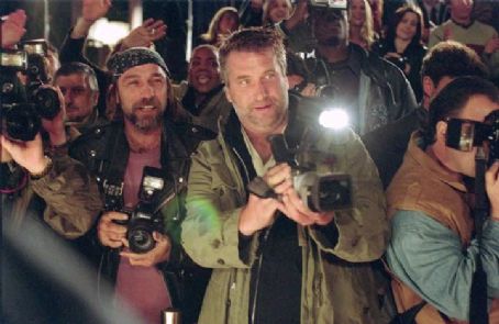 Tom Sizemore as Rex in Paparazzi - 2004