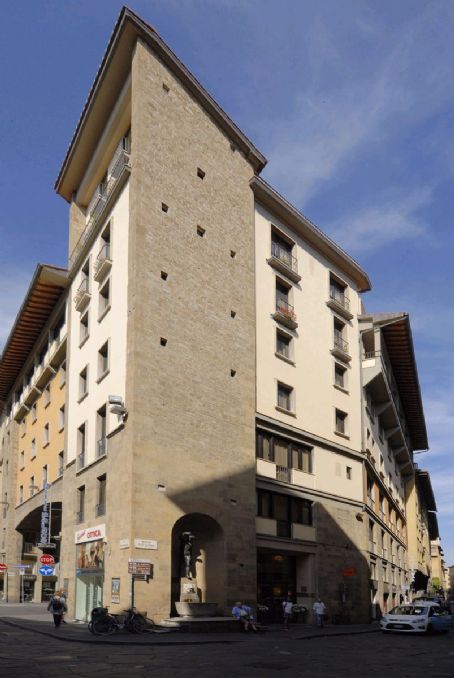 Torre dei RossiCerchi (Topic) FamousFix