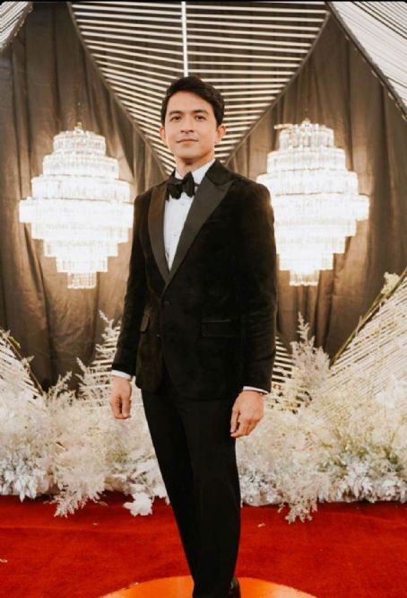 Who is Dennis Trillo dating? Dennis Trillo girlfriend, wife