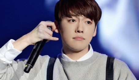 Kim Jin-woo (singer)