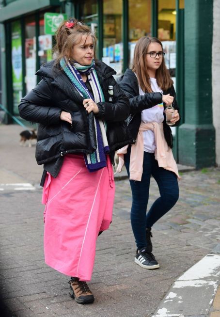 mosterd Londen raket Helena Bonham Carter with Rye Dag Holmboe – Out for a walk in North London  - FamousFix.com post