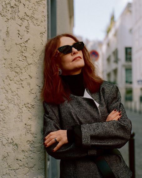 Isabelle Huppert - How To Spend It Magazine Pictorial [United Kingdom] (25 September 2021)