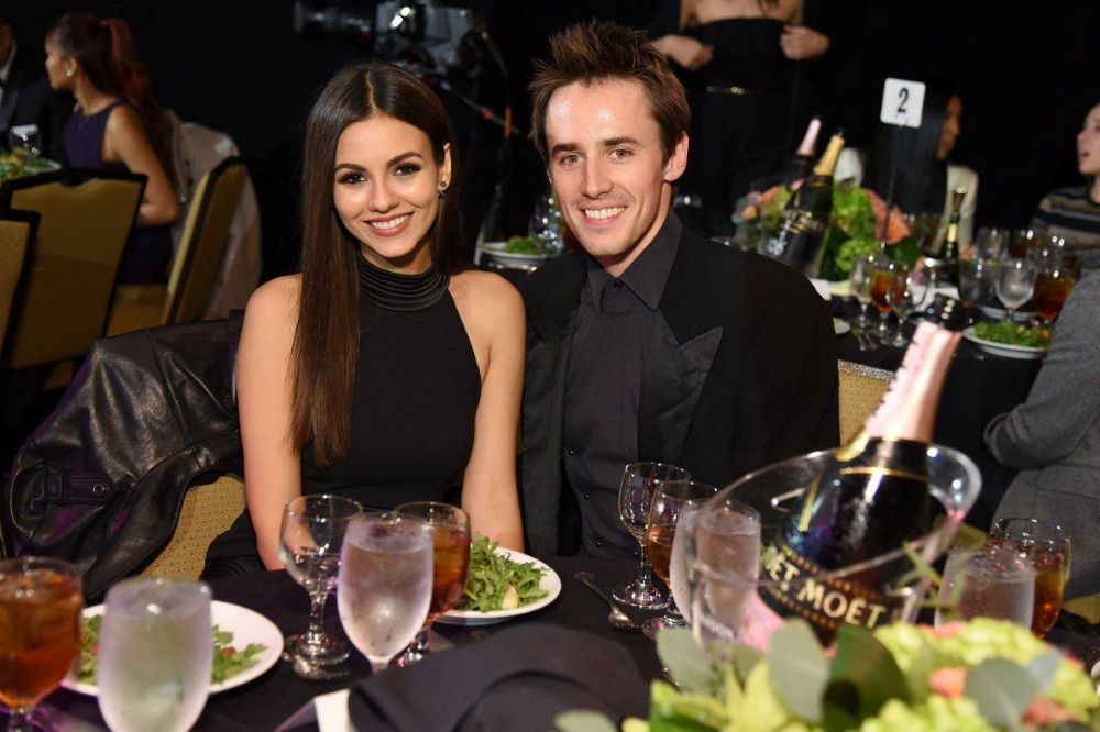 Victoria Justice and Reeve Carney.