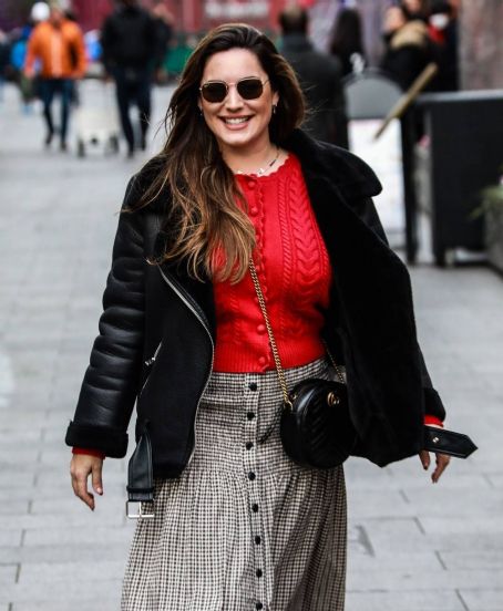 Kelly Brook – Departing Heart FM show at the Global Radio Studios