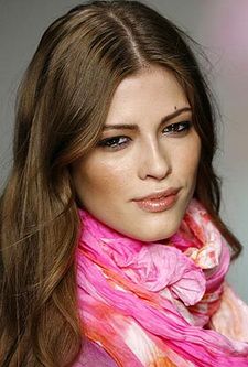 Yulia Kharlapanova