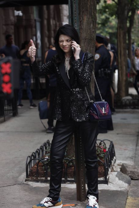 Michelle Trachtenberg – On the set of ‘Gossip Girl’ in New York