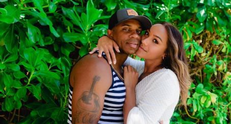 Jimmie Allen and Alexis Gale
