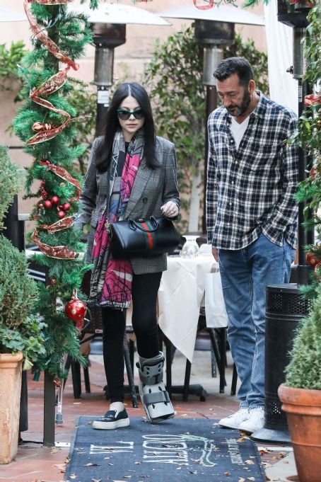 Michelle Trachtenberg – Out for lunch in Beverly Hills