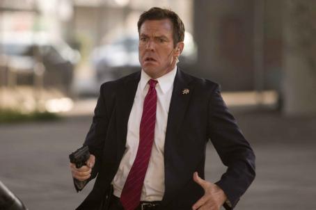 Dennis Quaid stars as Thomas Barnes, a U.S. Secret Service agent, in ...