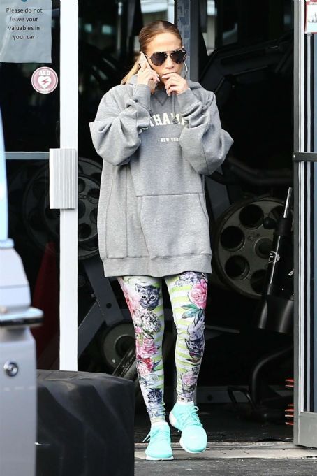 Jennifer Lopez in Floral Tights – Head to the gym in Miami
