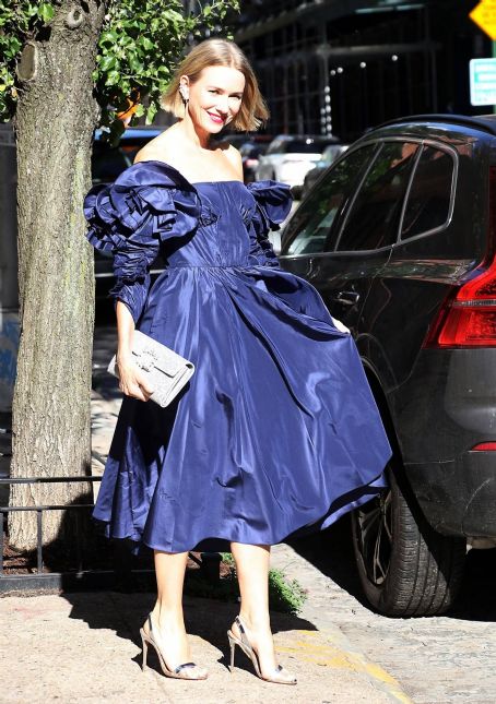 Naomi Watts – Arriving to the Fragrance Foundation Awards in New York