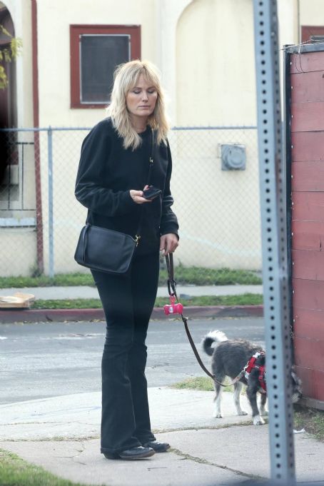 Malin Akerman – Goes for an afternoon walk with her dog in Los Angeles