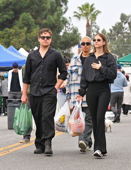Barbara Palvin – Spotted At a farmers market in Studio City