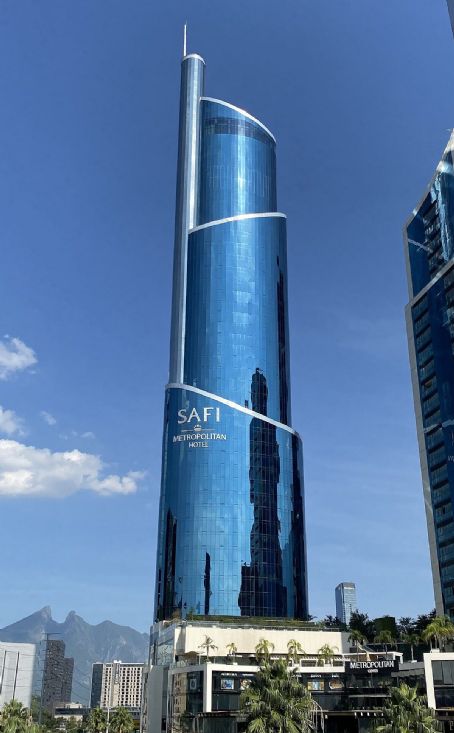 Metropolitan Center Complex