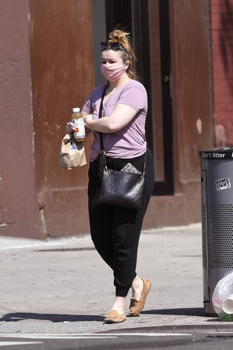 Amber Tamblyn – Out in NYC