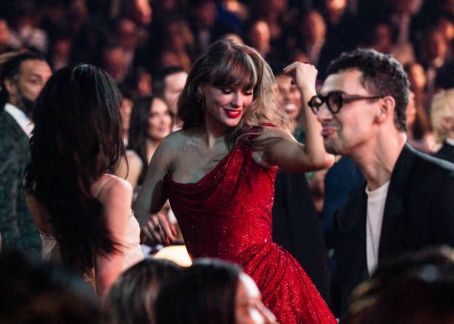 Taylor Swift - The 67th Annual Grammy Awards (2025)