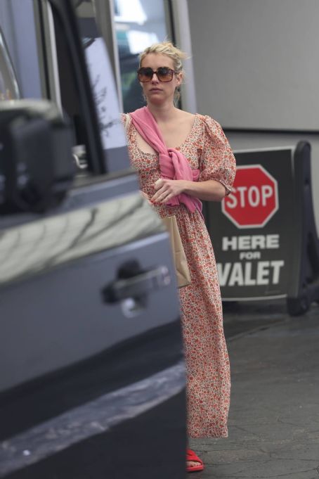 Emma Roberts – Running errands in Los Angeles