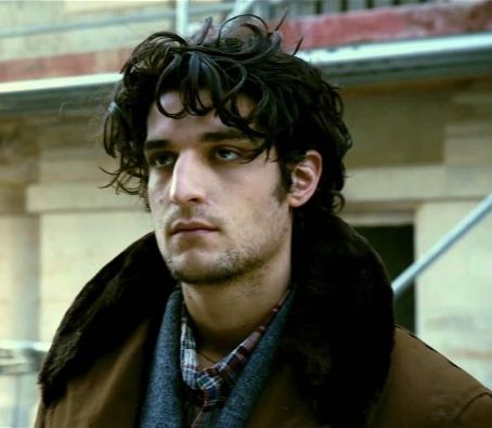 Louis Garrel in 10 Movies – PAPIRO & MINT