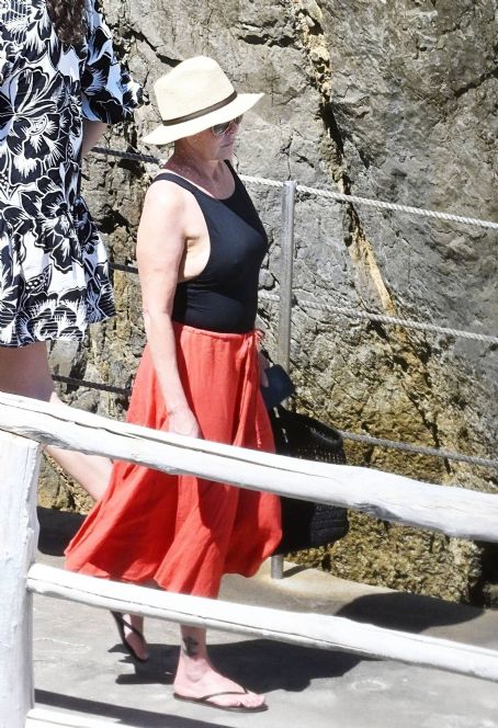 Shannen Doherty – Enjoys her holiday with friends in Nerano – Italy