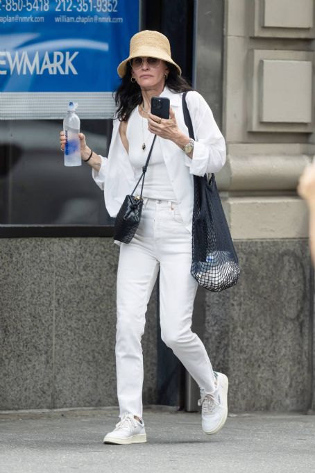 Courteney Cox – Photographed on the streets of New York