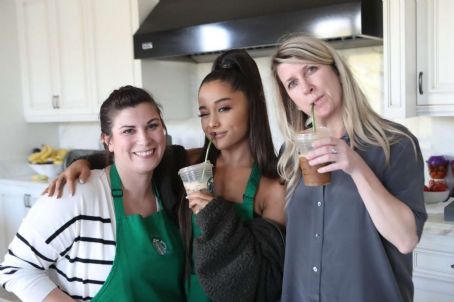 Ariana Grande – ‘Starbucks X Ariana Grande’ Photoshoot 2019