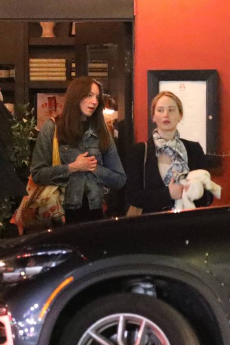 Jennifer Lawrence – Seen with Cooke Maroney while out for Easter Sunday at Chi Spacca in L.A
