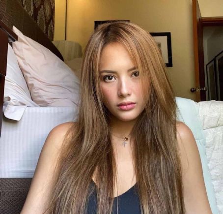Ellen Adarna