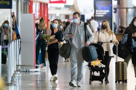 Alicia Vikander – With Michael Fassbender and their newborn at Paris-Charles de Gaulle airport